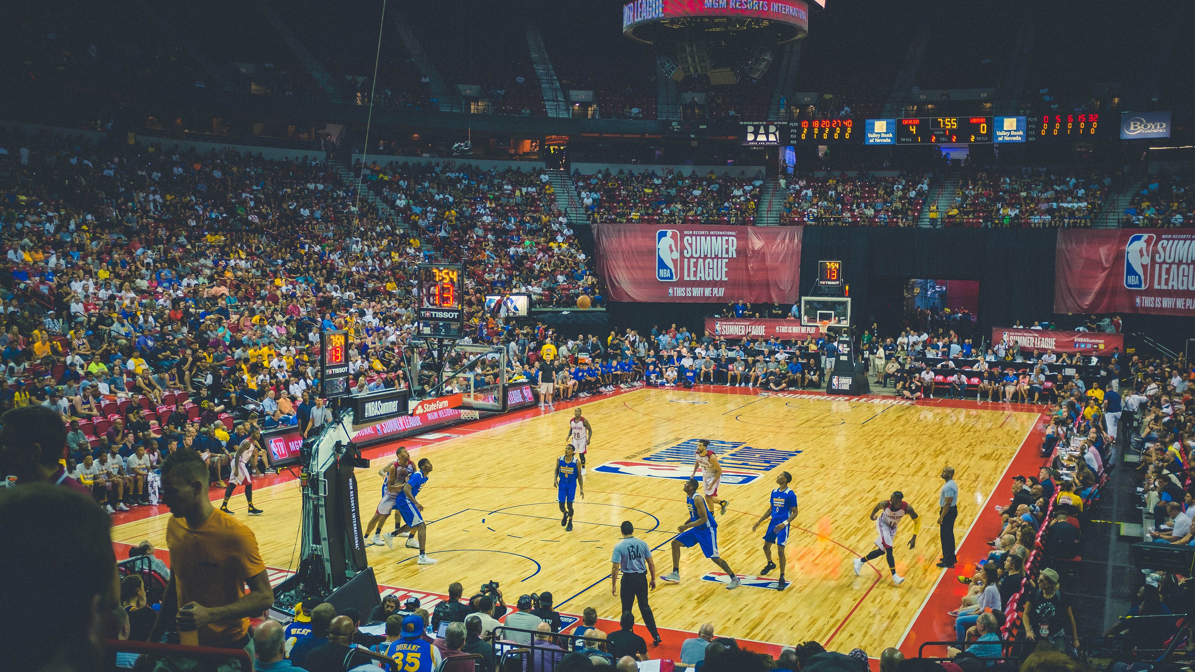 火箭五连胜势头强劲,杜兰特低迷无碍胜利,火箭 杜兰特